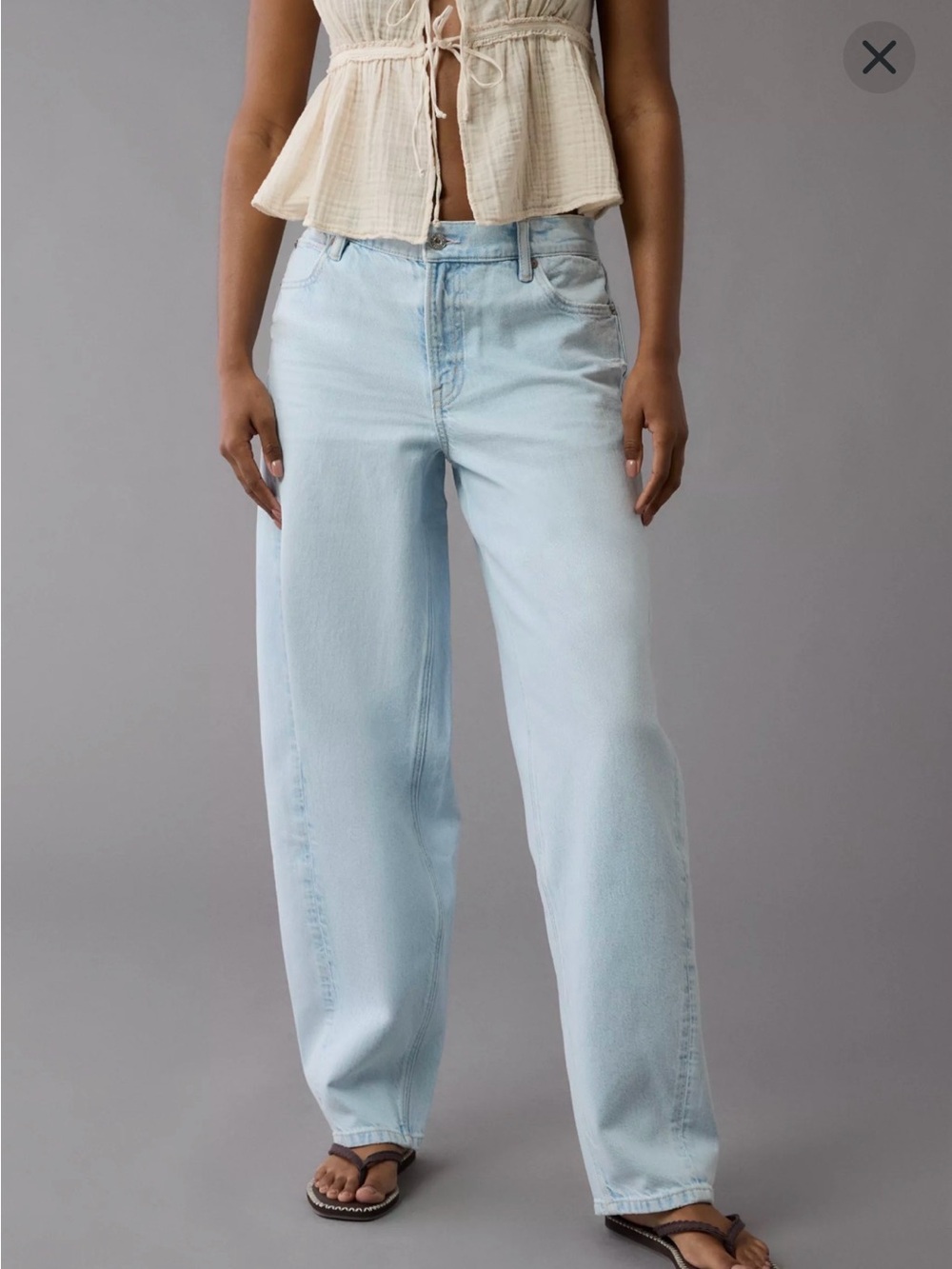 American Eagle Strigid Low-Rise Baggy Barrel Jeans Light Wash 14 LONG